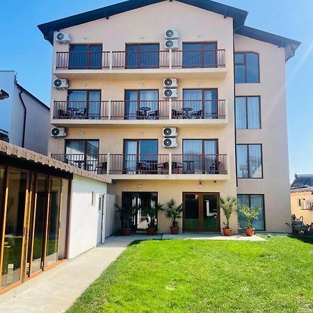 Pensiunea Riviera 科斯蒂内什蒂 外观 照片